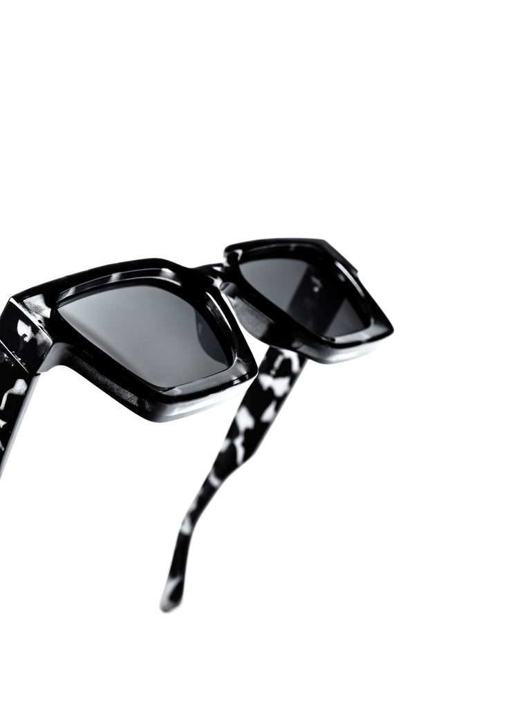 Optimistics Sunglasses in Black Mirror Tortoise